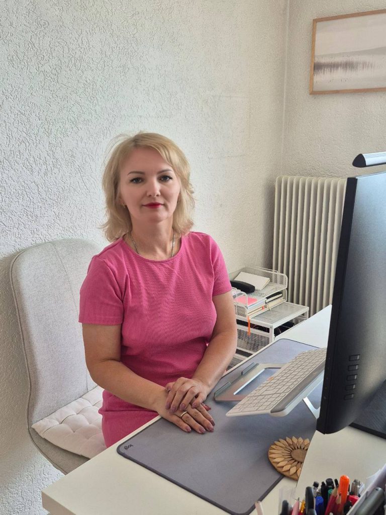 МАНОХА Оксана Анатоліївна