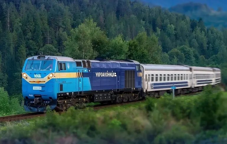 Дорогі залізничники, шановні ветерани галузі!