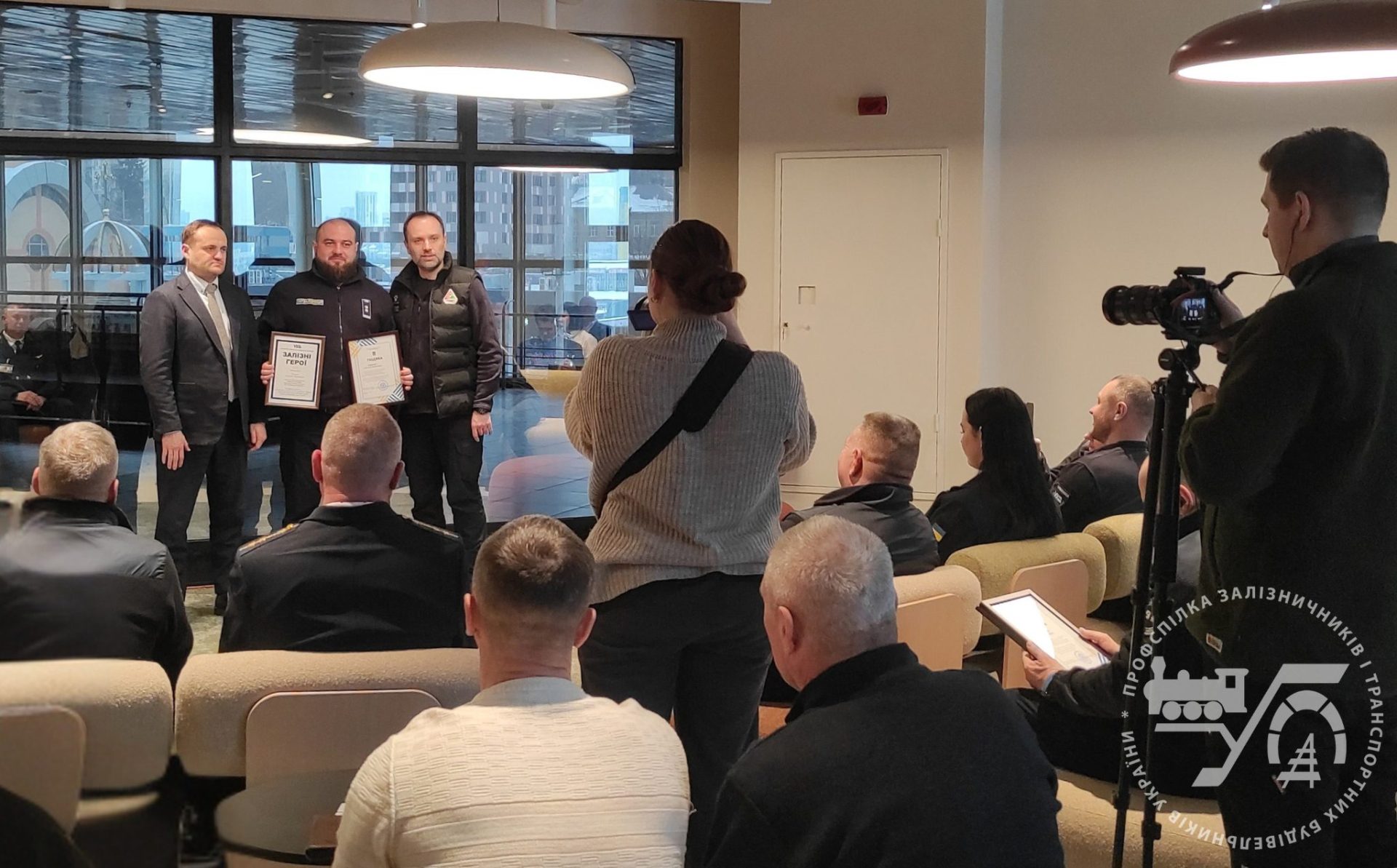 Олексій Кулеба – залізничникам: «Ви справжня опора для країни» 2 Олексій Кулеба – залізничникам: «Ви справжня опора для країни»