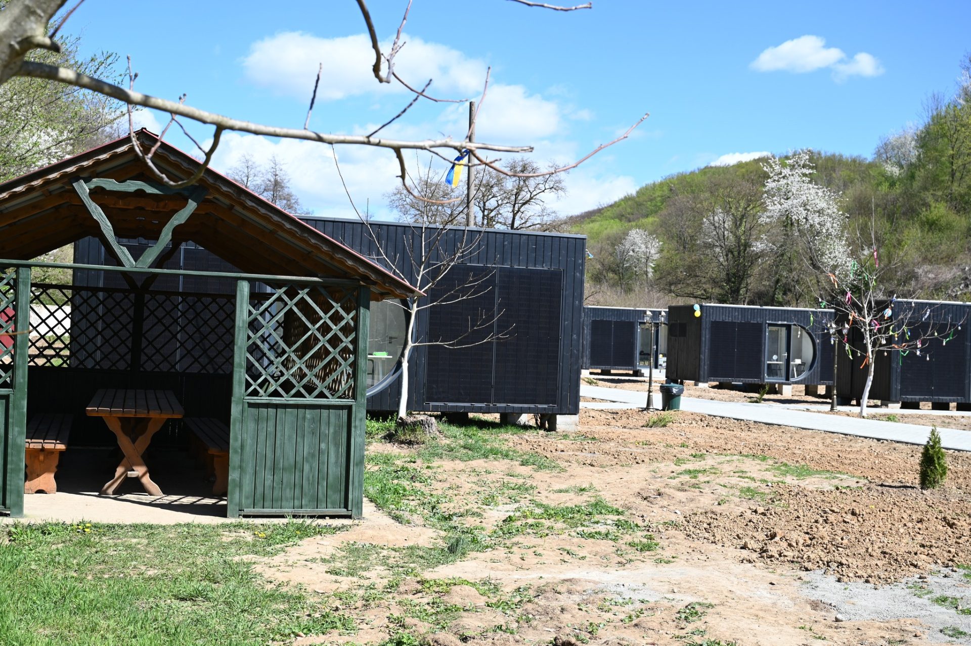 На Закарпатті відкрили сучасне екомістечко для дітей із прифронтових регіонів 16 На Закарпатті відкрили сучасне екомістечко для дітей із прифронтових регіонів
